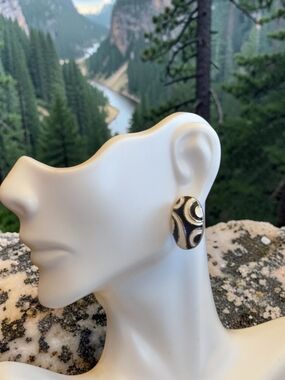 Oval Swirl Black & White Earrings